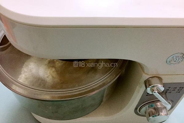 豆沙花式面包的做法图解2