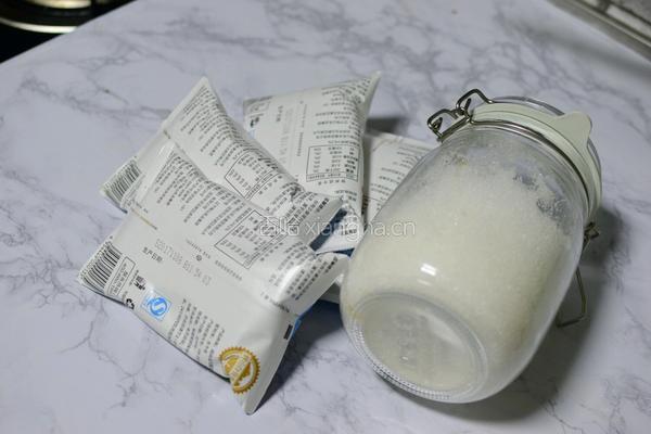 自制酸奶的做法图解1