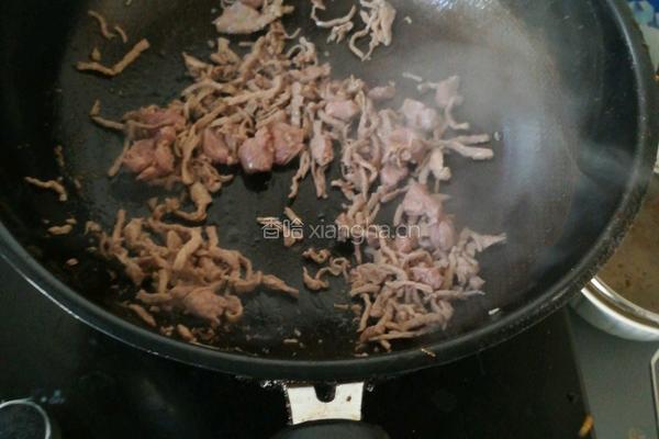 胡萝卜炒肉丝的做法图解3