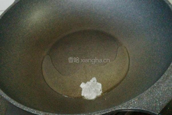 榛蘑炖鸡腿的做法图解3