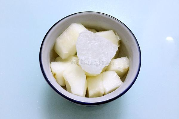 冰糖炖雪梨的做法图解5