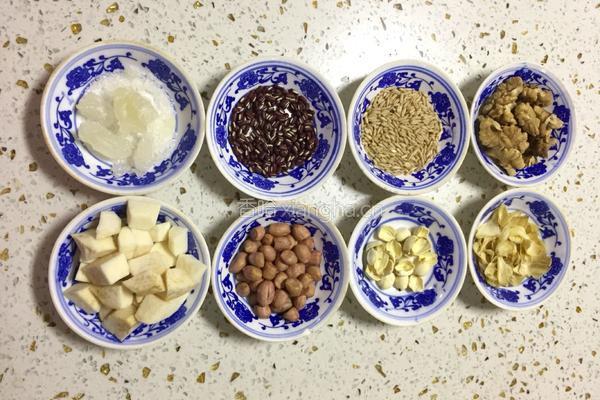 核桃杂粮红薯粥的做法图解1