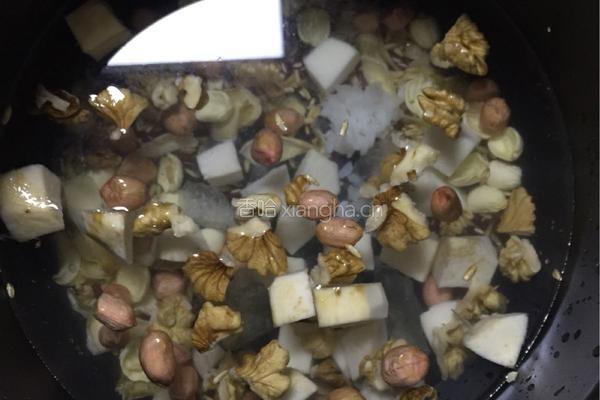 核桃杂粮红薯粥的做法图解2