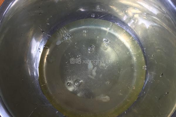 八寸戚风蛋糕的做法图解1