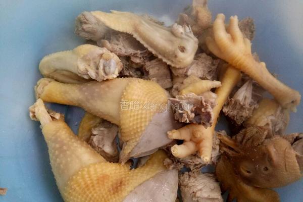 笨鸡炖榛蘑的做法图解1