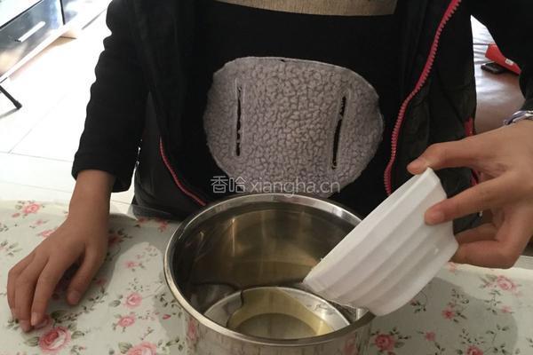 小纸杯甜蛋糕的做法图解2