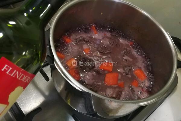 紅酒燉牛肉的做法图解7