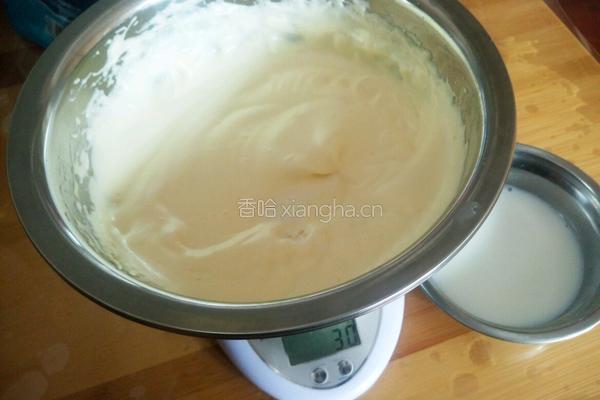 蓝莓爆浆椰香海绵蛋糕的做法图解4