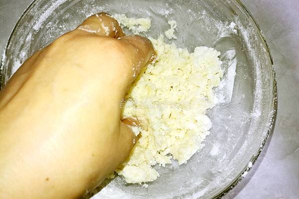 蛋黄酥的做法图解15