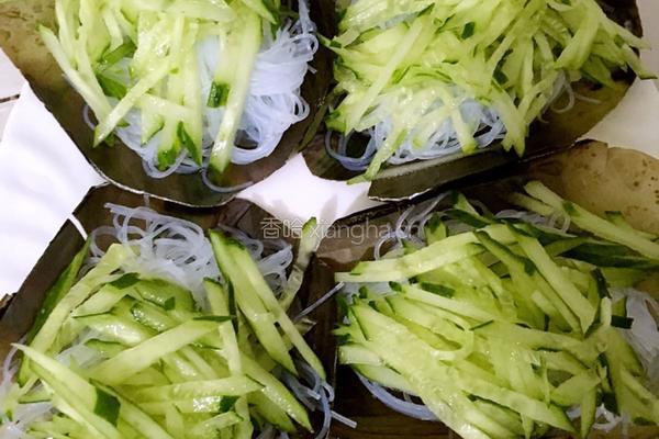 青瓜粉丝拌带子的做法图解12