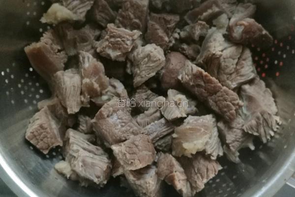 土豆炖牛腩的做法图解3