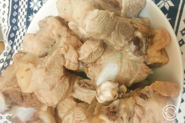 肉排萝卜汤的做法图解1