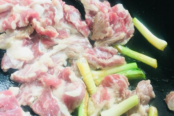 酸菜小炒肉的做法图解9