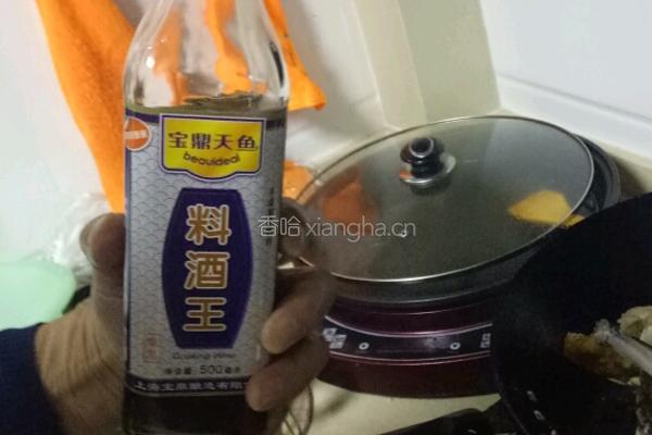 葱姜梭子蟹的做法图解4