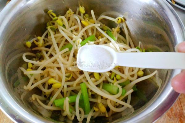 黄豆芽拌芹菜的做法图解10
