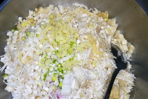 金针菇猪肉馄饨的做法图解5