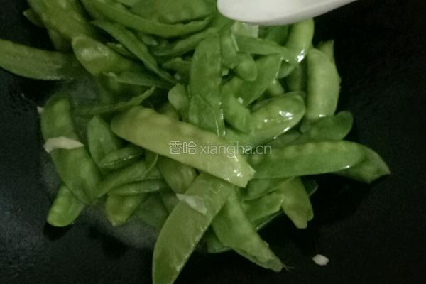 蒜蓉炒荷兰豆的做法图解4
