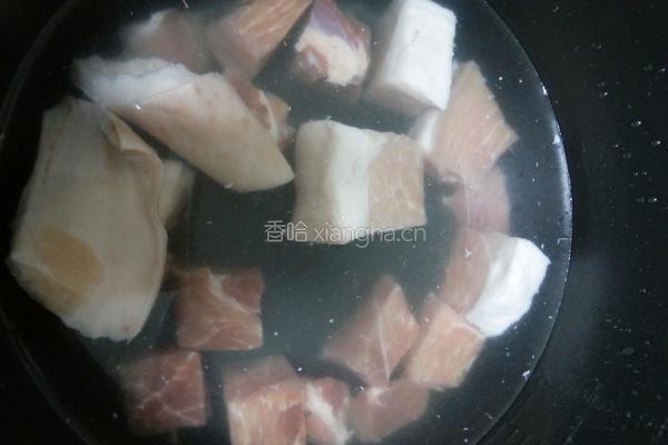 酸菜炖肉的做法图解2
