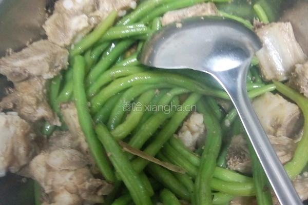 土豆豆角炖排骨的做法图解12