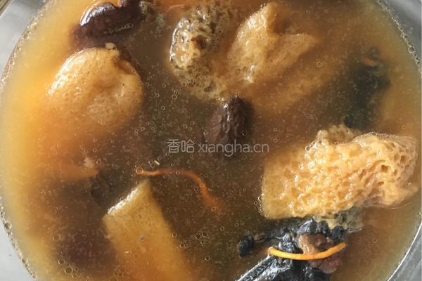 八菌乌鸡汤