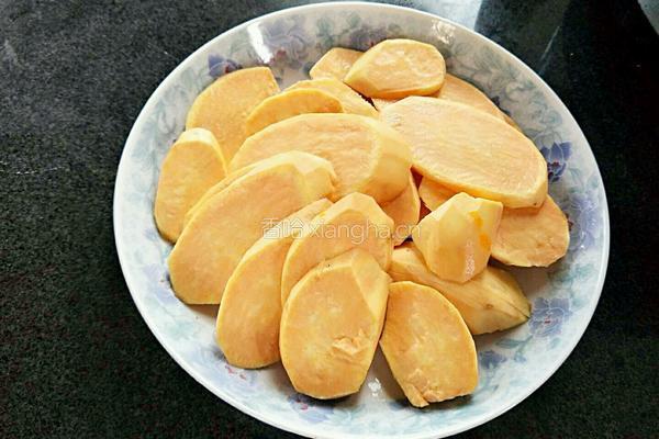煎地瓜饼的做法图解1