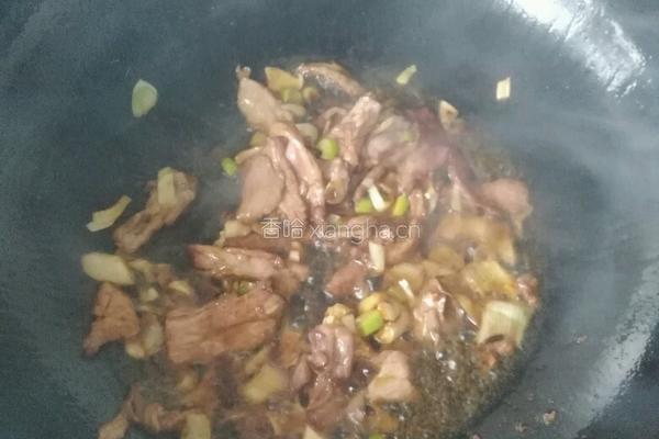 干豆腐炒蒜苗的做法图解2