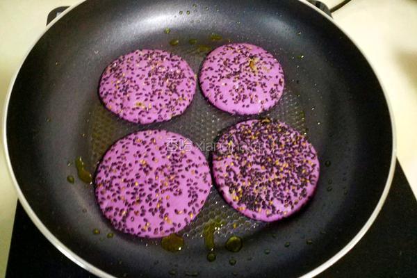 豆沙紫薯糯米饼的做法图解14