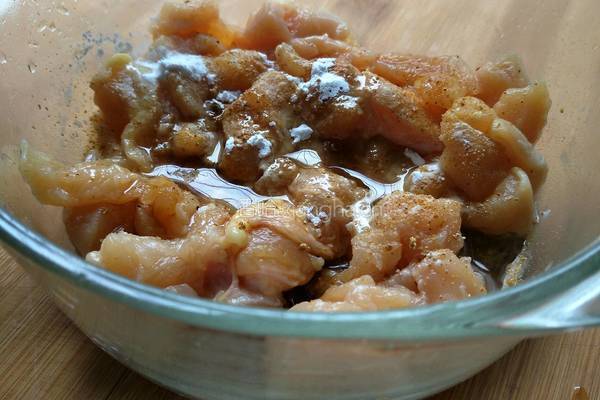 香菇酱鸡肉焗饭的做法图解2