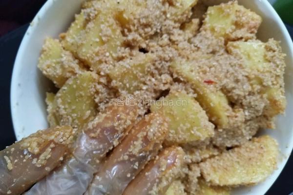 土豆粉蒸肉的做法图解2