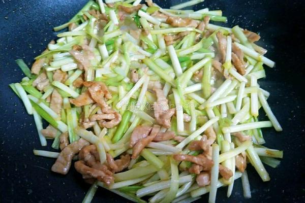 韭黄炒肉丝的做法图解7