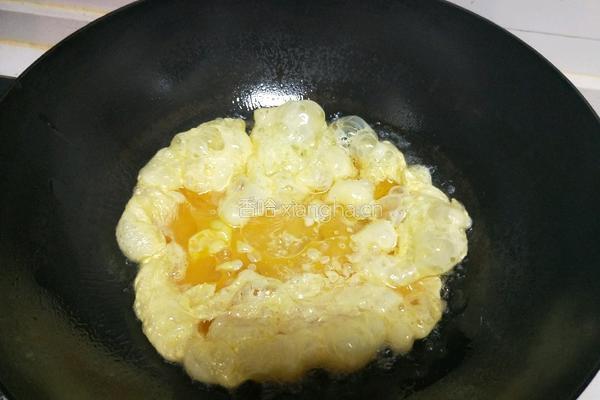 土鸡蛋炒秋葵的做法图解5