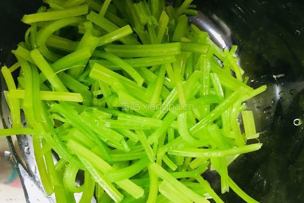 芹菜炒香干的做法图解7