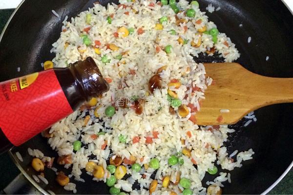 磷虾三鲜炒饭的做法图解9