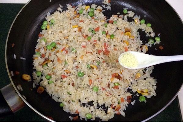 磷虾三鲜炒饭的做法图解12