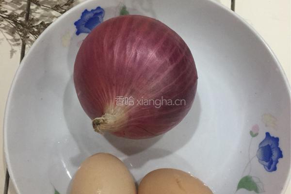 洋葱炒蛋的做法图解1