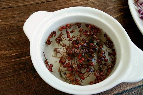 炒孜然羊肉的做法图解3