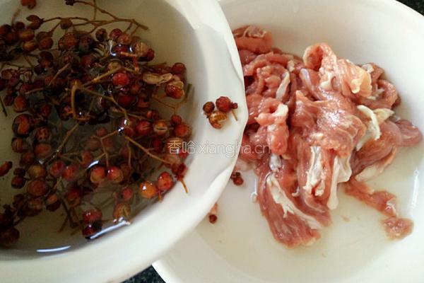 炒孜然羊肉的做法图解4
