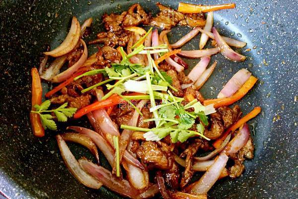 炒孜然羊肉的做法图解15
