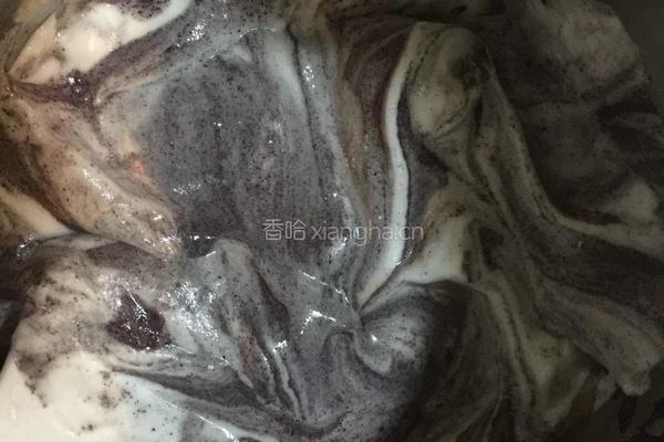 黑米蒸蛋糕的做法图解4