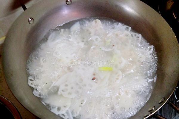 鲁菜大师蒋家菜菜品凉拌麻藕片的做法图解3