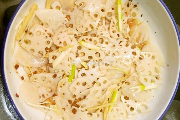 鲁菜大师蒋家菜菜品凉拌麻藕片的做法图解4