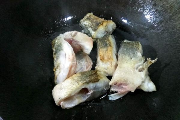 鲈鱼汤的做法图解3