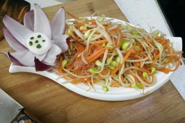 胡萝卜炒豆芽的做法图解4