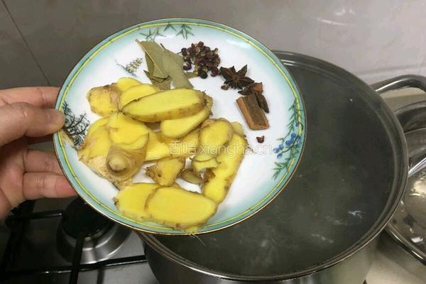 筒子骨汤煮黑鱼片的做法图解5