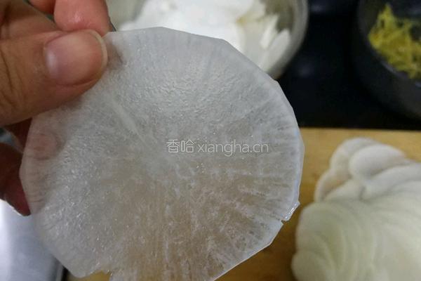 酸甜脆萝卜的做法图解1