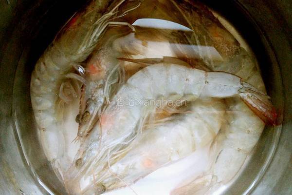 茄汁大虾的做法图解2