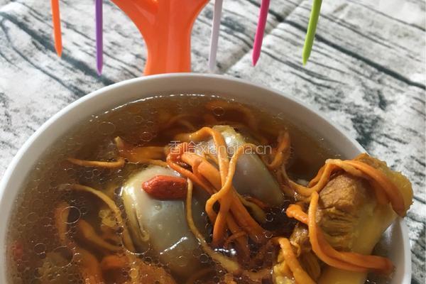 虫草花大骨汤的做法图解8