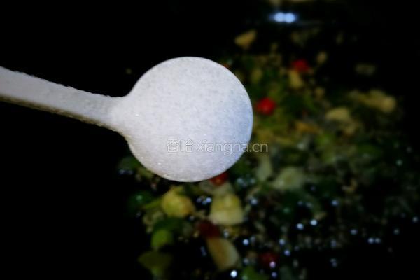 酸汤金针肥牛的做法图解5