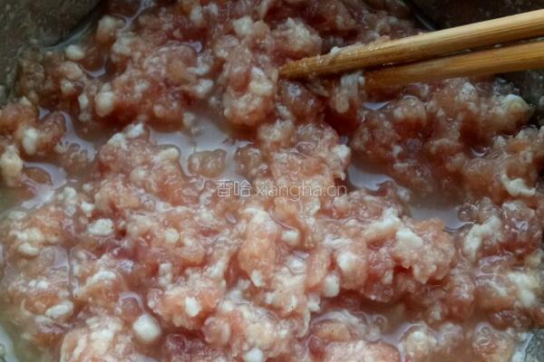 韭菜肉饺子的做法图解2