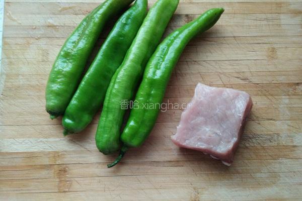 尖椒肉丝的做法图解1